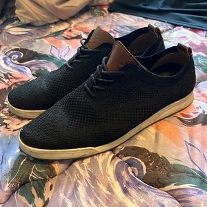 Izod Mens Oxford style shoes cole Hana like material